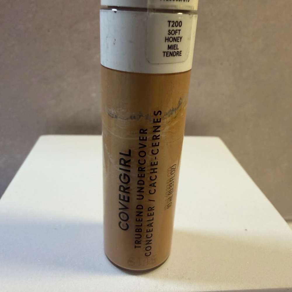 🩷5/$10 Covergirl Concealer in Beige - Picture 2 of 6
